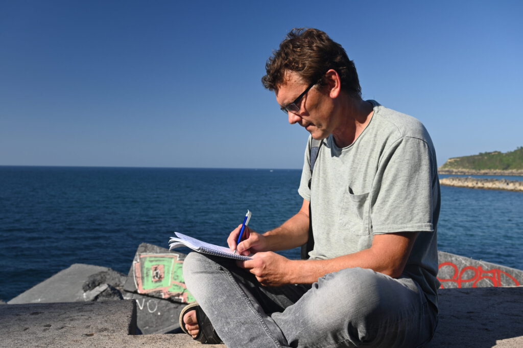 Dirk 2023, alter weisser CIS Mann aus Ostdeutschland, Sachsen und Chemnitz - das personifizierte Böse für "Cancel Culture"